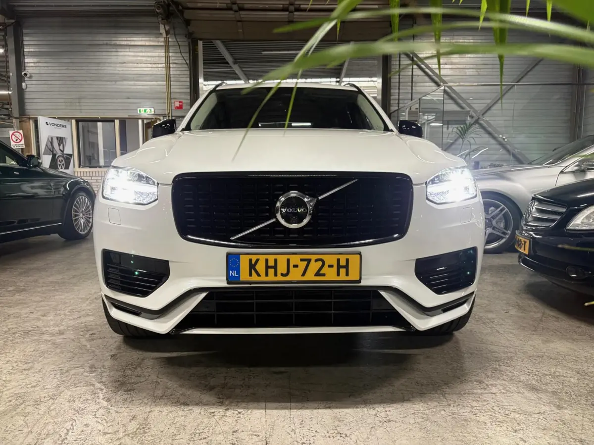 2.0 T8 Recharge AWD Ultimate Dark | Massage | Trekhaak | Pano | HUD | Luchtvering