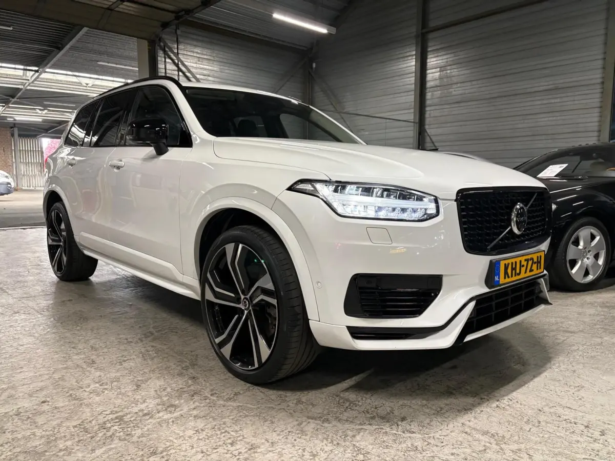 2.0 T8 Recharge AWD Ultimate Dark | Massage | Trekhaak | Pano | HUD | Luchtvering