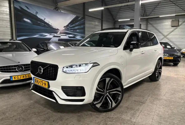 2.0 T8 Recharge AWD Ultimate Dark | Massage | Trekhaak | Pano | HUD | Luchtvering