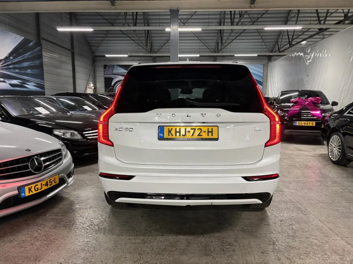 2.0 T8 Recharge AWD Ultimate Dark | Massage | Trekhaak | Pano | HUD | Luchtvering