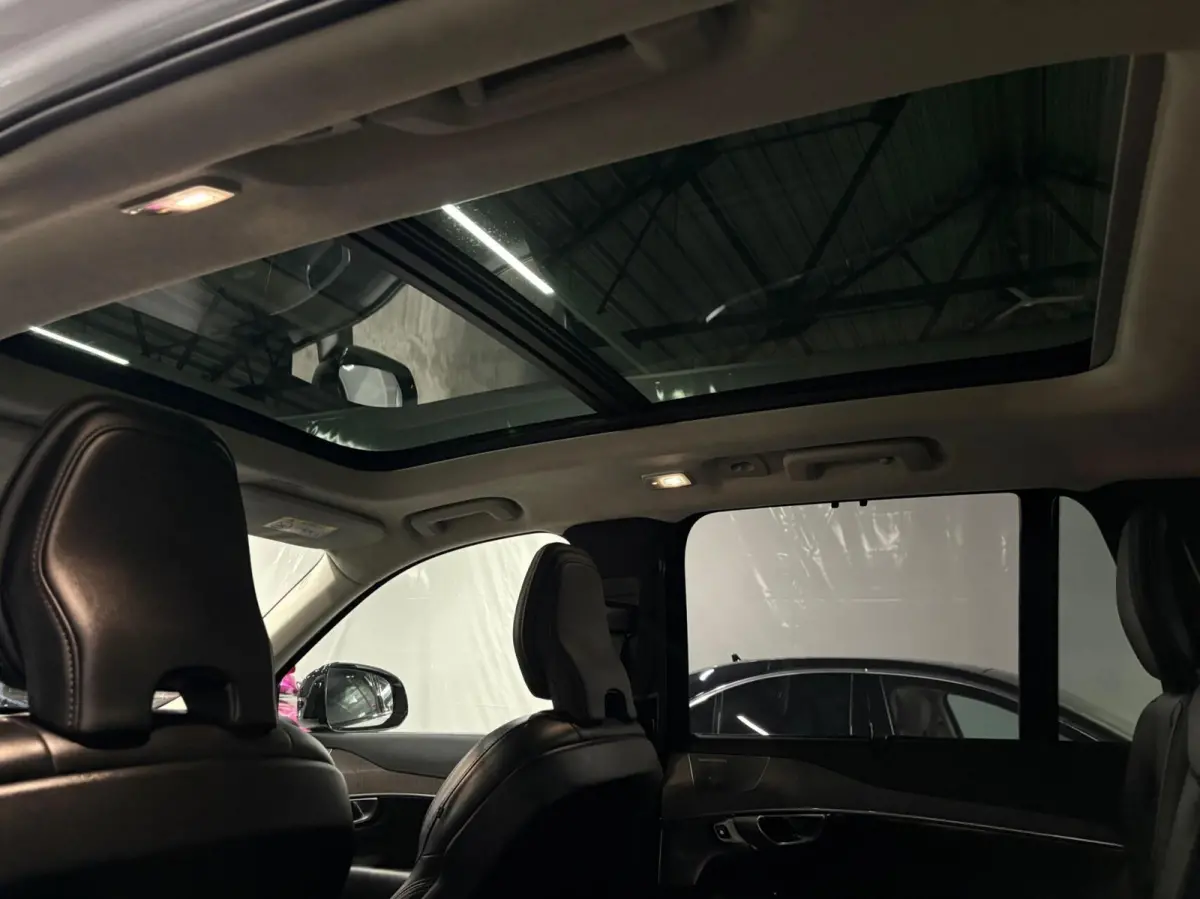 2.0 T8 Recharge AWD Ultimate Dark | Massage | Trekhaak | Pano | HUD | Luchtvering