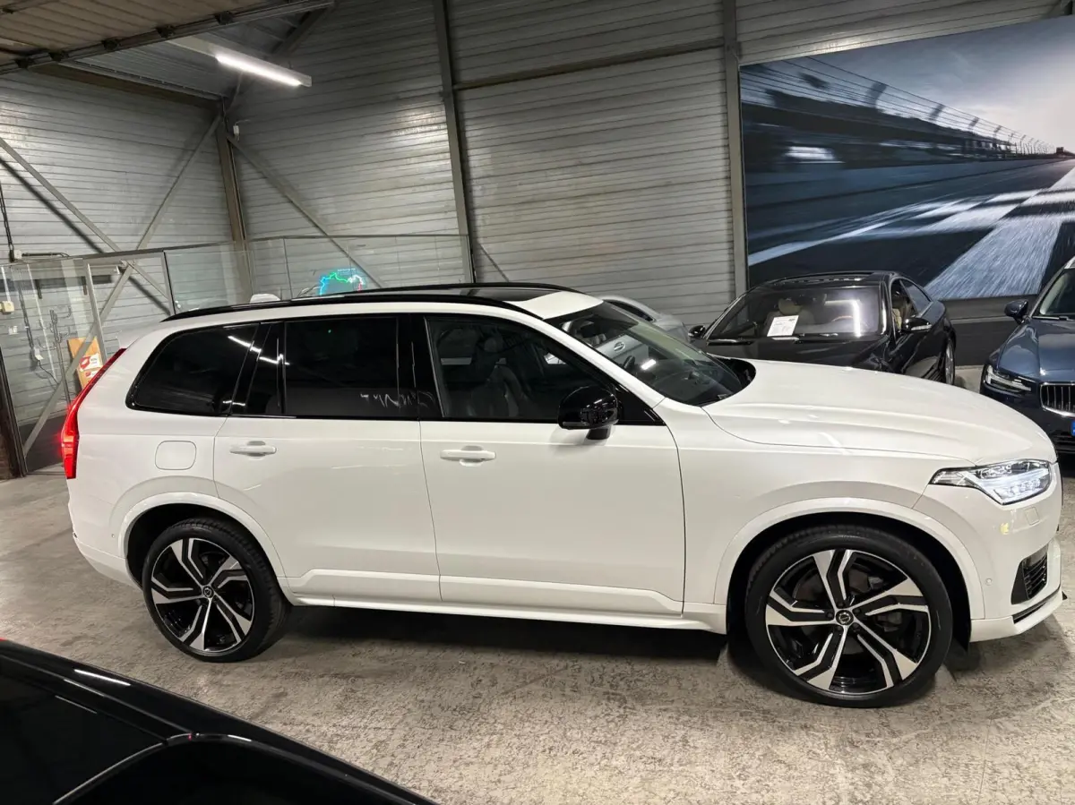 2.0 T8 Recharge AWD Ultimate Dark | Massage | Trekhaak | Pano | HUD | Luchtvering