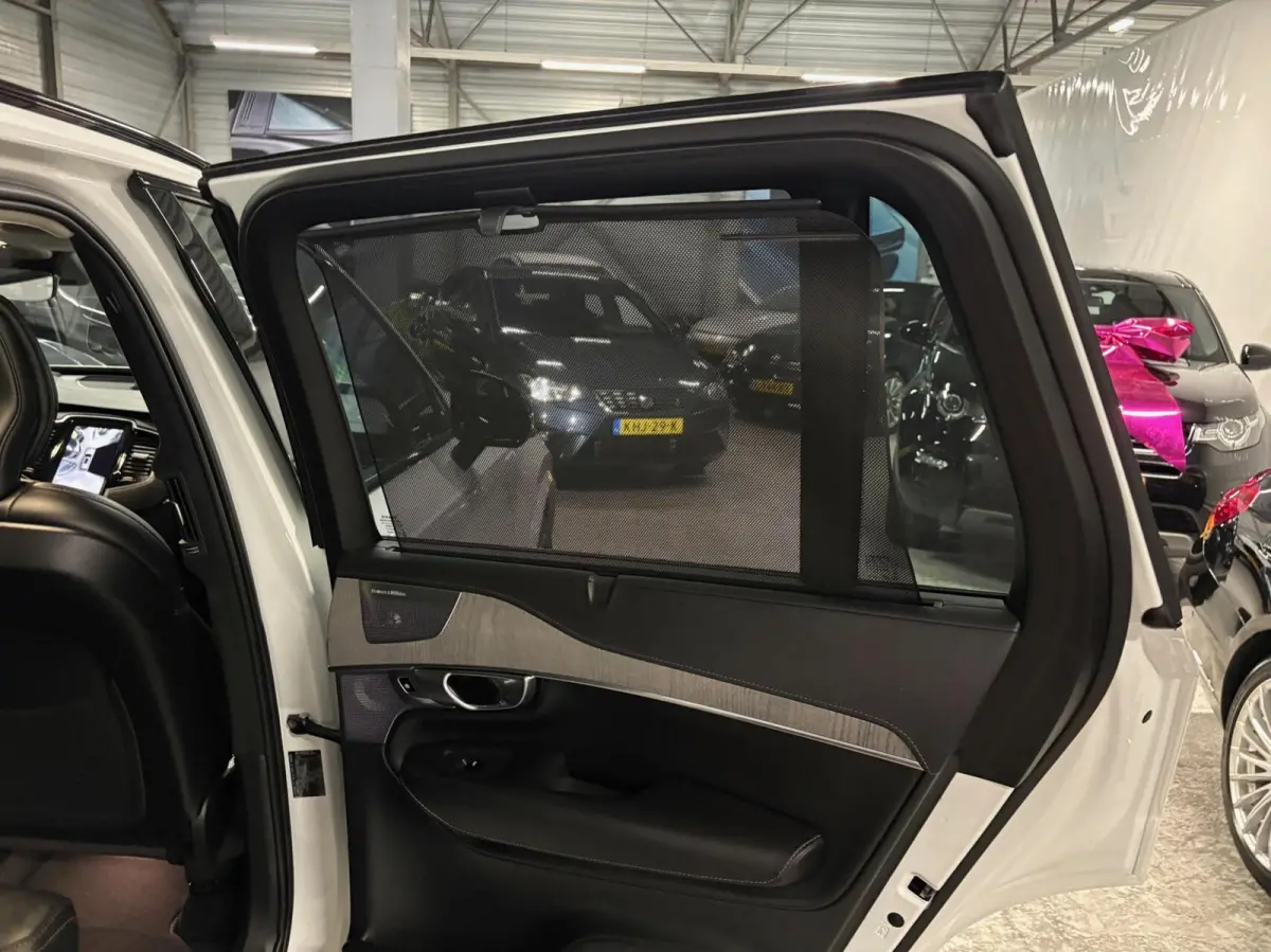 2.0 T8 Recharge AWD Ultimate Dark | Massage | Trekhaak | Pano | HUD | Luchtvering