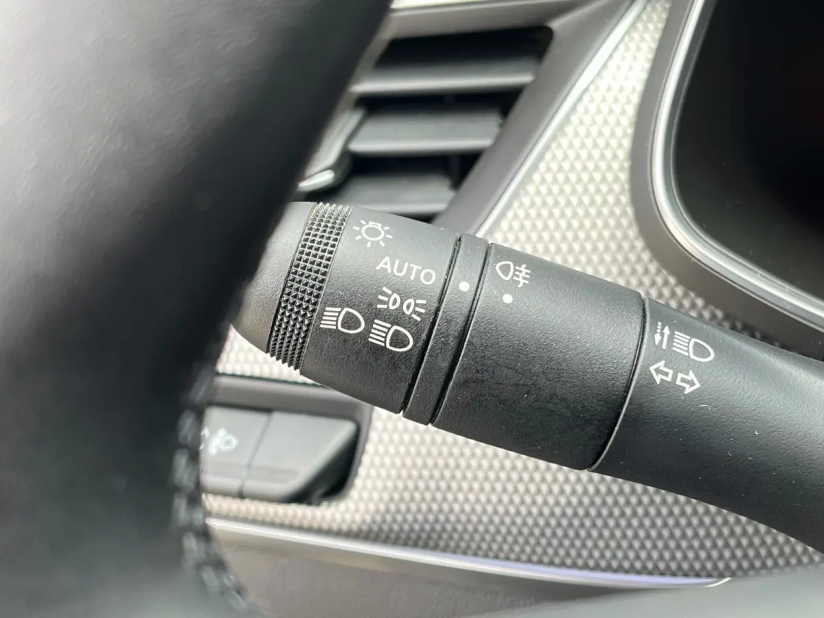 1.6 E-Tech full hybrid 145 techno Facelift| Camera | Climate Control | Dodehoek Detectie | Full LED | Navigatie |