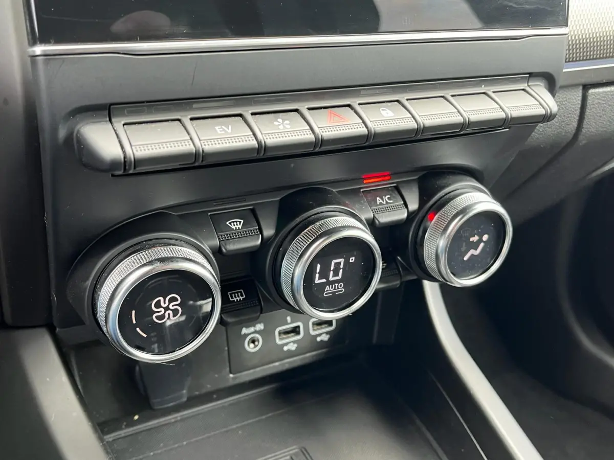 1.6 E-Tech full hybrid 145 techno Facelift| Camera | Climate Control | Dodehoek Detectie | Full LED | Navigatie |