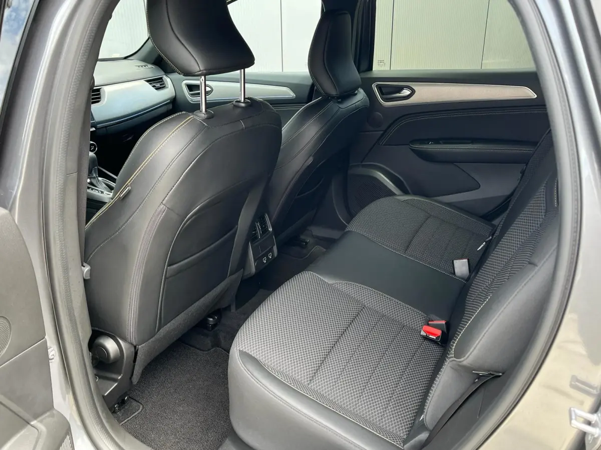 1.6 E-Tech full hybrid 145 techno Facelift| Camera | Climate Control | Dodehoek Detectie | Full LED | Navigatie |