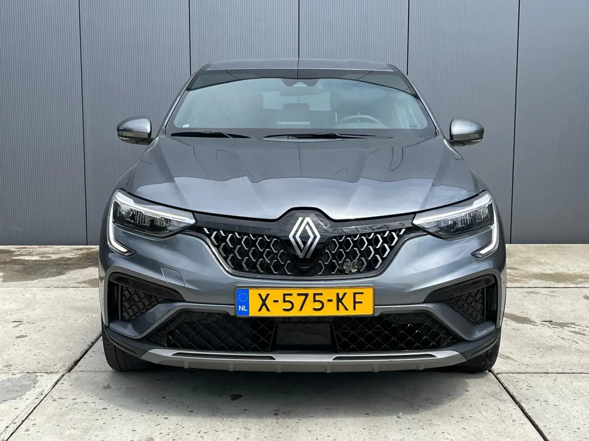 1.6 E-Tech full hybrid 145 techno Facelift| Camera | Climate Control | Dodehoek Detectie | Full LED | Navigatie |