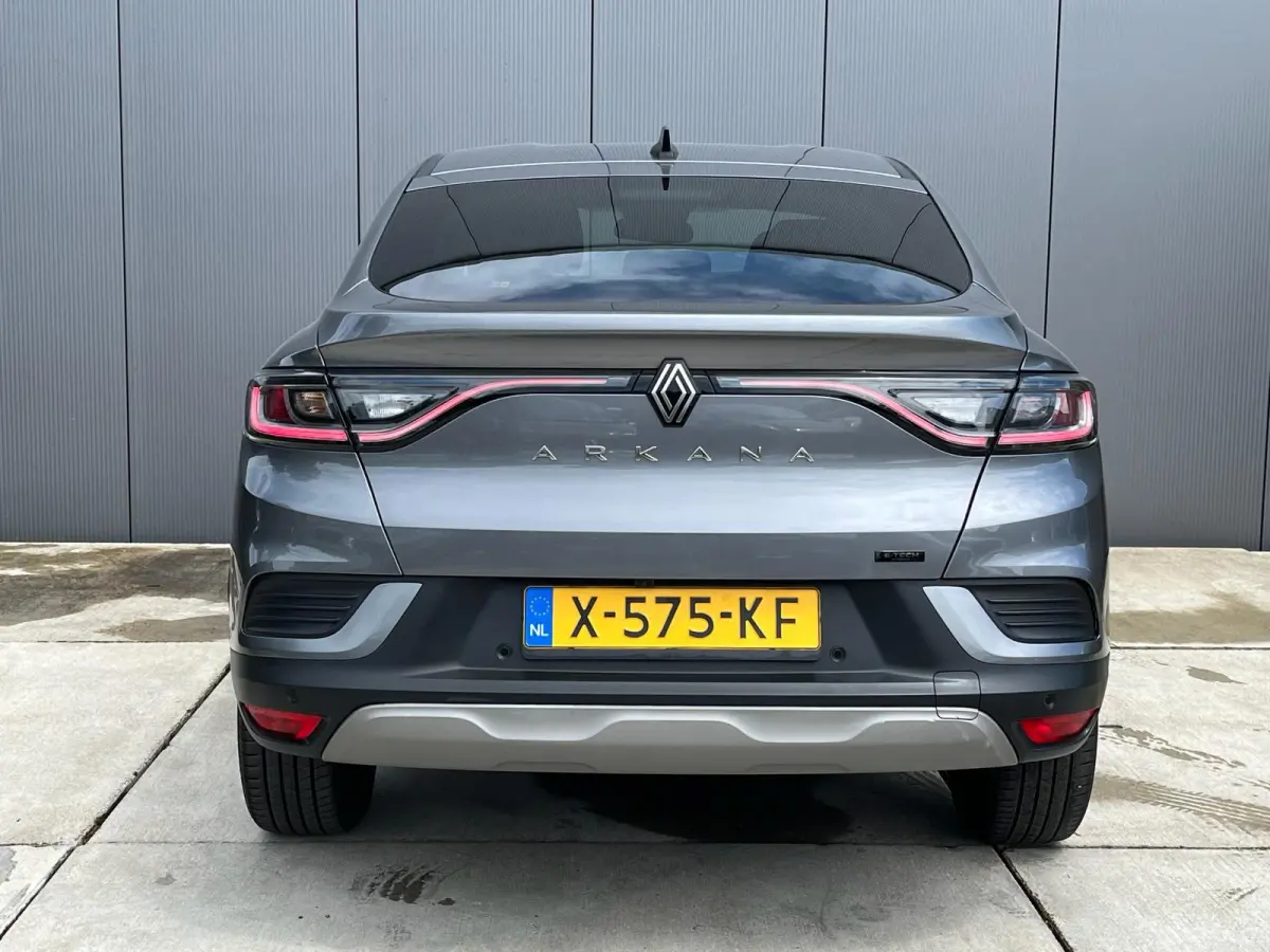 1.6 E-Tech full hybrid 145 techno Facelift| Camera | Climate Control | Dodehoek Detectie | Full LED | Navigatie |