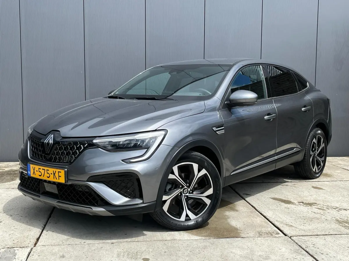1.6 E-Tech full hybrid 145 techno Facelift| Camera | Climate Control | Dodehoek Detectie | Full LED | Navigatie |