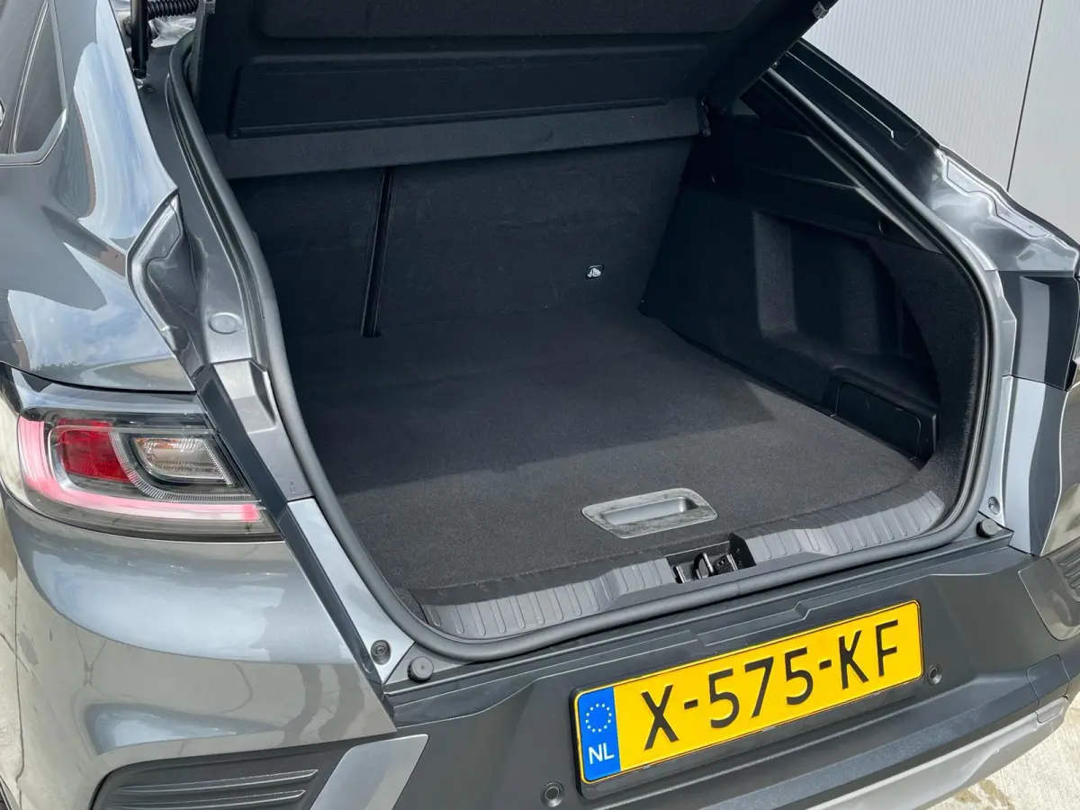 1.6 E-Tech full hybrid 145 techno Facelift| Camera | Climate Control | Dodehoek Detectie | Full LED | Navigatie |