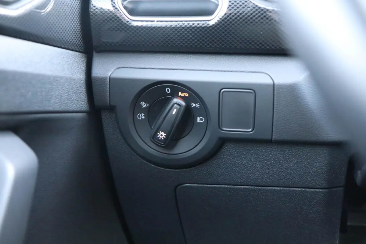 1.5 TSI 150pk DSG R-Line | Navigatie | Achteruitrijcamera | Stoelverwarming | 18" Velgen