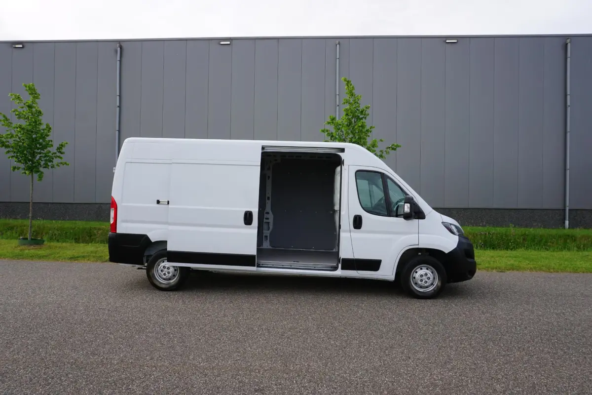2.2 BlueHDi 140 L3H2 3.5t in Topstaat |Camera |Cruise |Carplay |Android auto |Airco |Betimmering |1e eigenaar |Lage KM-stand |EURO6D |BPM vrij voor ondernemers |Mooie camperbasis