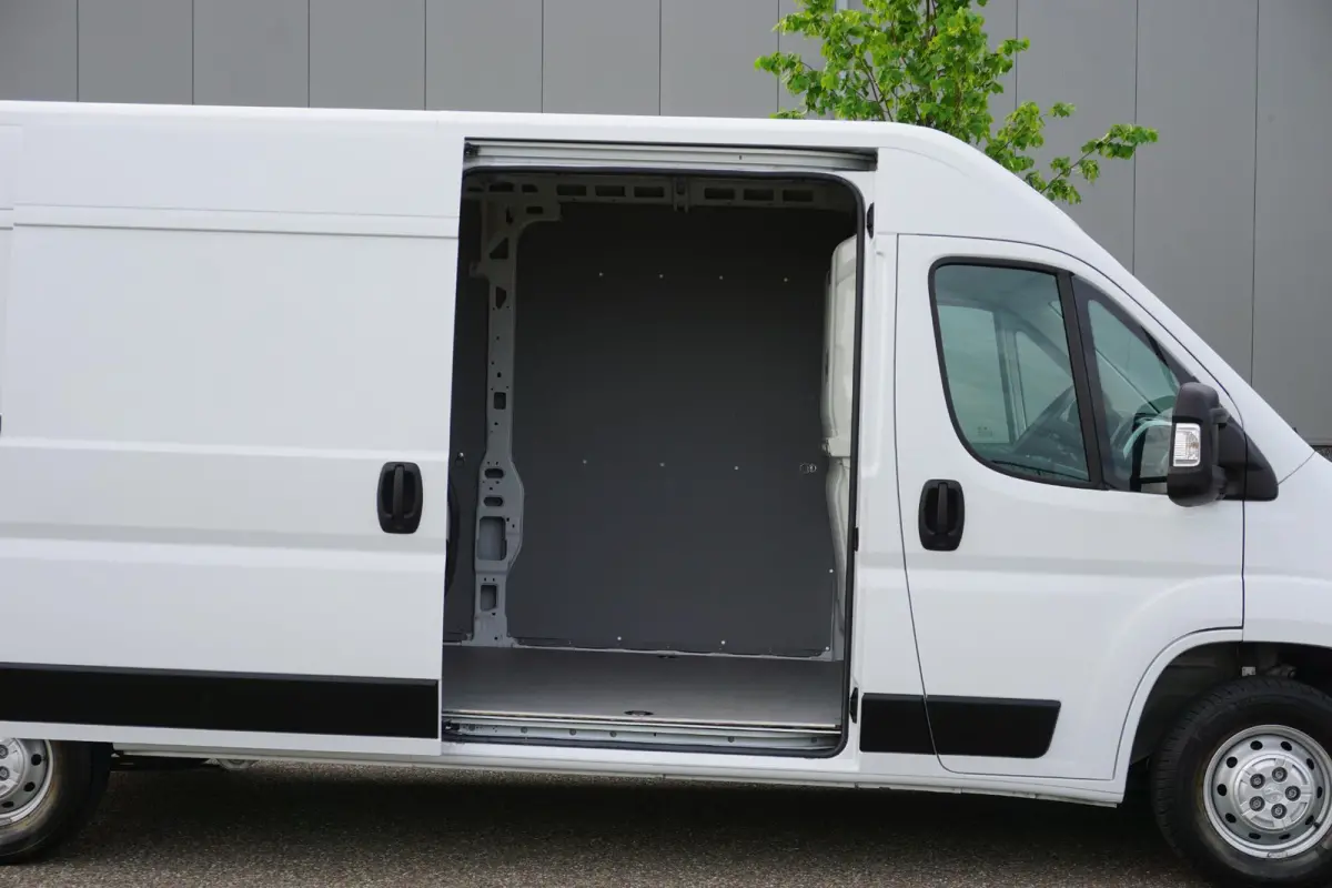 2.2 BlueHDi 140 L3H2 3.5t in Topstaat |Camera |Cruise |Carplay |Android auto |Airco |Betimmering |1e eigenaar |Lage KM-stand |EURO6D |BPM vrij voor ondernemers |Mooie camperbasis