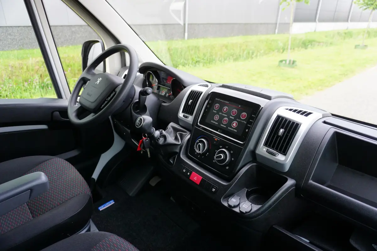 2.2 BlueHDi 140 L3H2 3.5t in Topstaat |Camera |Cruise |Carplay |Android auto |Airco |Betimmering |1e eigenaar |Lage KM-stand |EURO6D |BPM vrij voor ondernemers |Mooie camperbasis