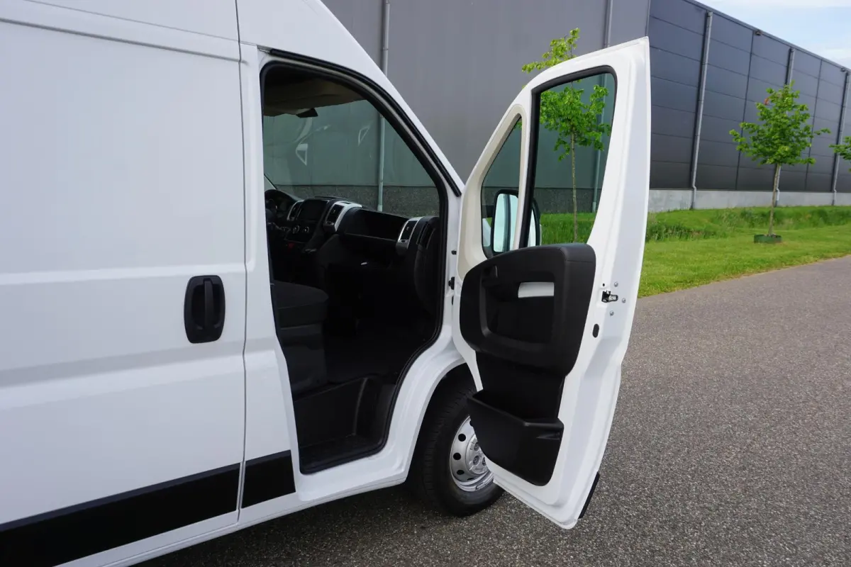 2.2 BlueHDi 140 L3H2 3.5t in Topstaat |Camera |Cruise |Carplay |Android auto |Airco |Betimmering |1e eigenaar |Lage KM-stand |EURO6D |BPM vrij voor ondernemers |Mooie camperbasis