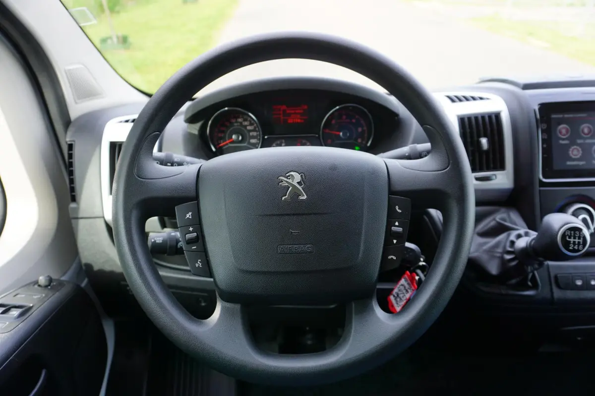 2.2 BlueHDi 140 L3H2 3.5t in Topstaat |Camera |Cruise |Carplay |Android auto |Airco |Betimmering |1e eigenaar |Lage KM-stand |EURO6D |BPM vrij voor ondernemers |Mooie camperbasis