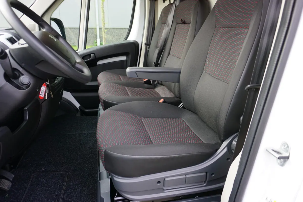 2.2 BlueHDi 140 L3H2 3.5t in Topstaat |Camera |Cruise |Carplay |Android auto |Airco |Betimmering |1e eigenaar |Lage KM-stand |EURO6D |BPM vrij voor ondernemers |Mooie camperbasis