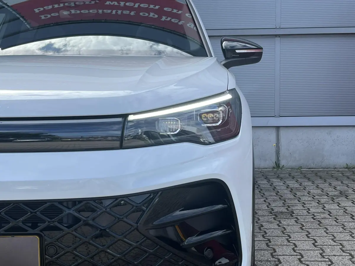 1.5 eHybrid 204pk DSG R-Line Edition | Trekhaak | Panoramadak | Black Style