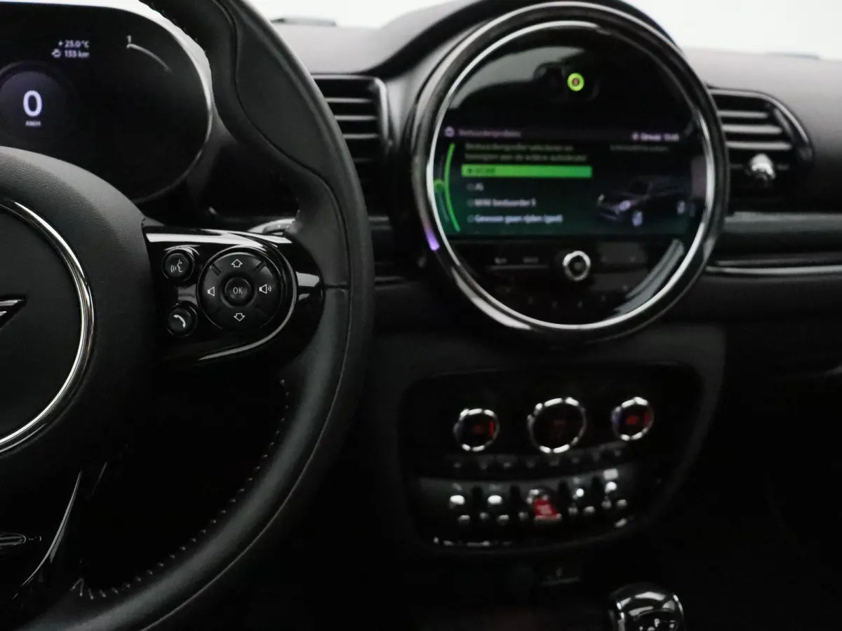 Cooper Richmond Park Edition + Panoramadak + Stoelverwarming + Park Assistant + Harman Kardon + 18''