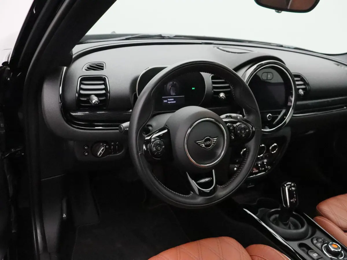 Cooper Richmond Park Edition + Panoramadak + Stoelverwarming + Park Assistant + Harman Kardon + 18''