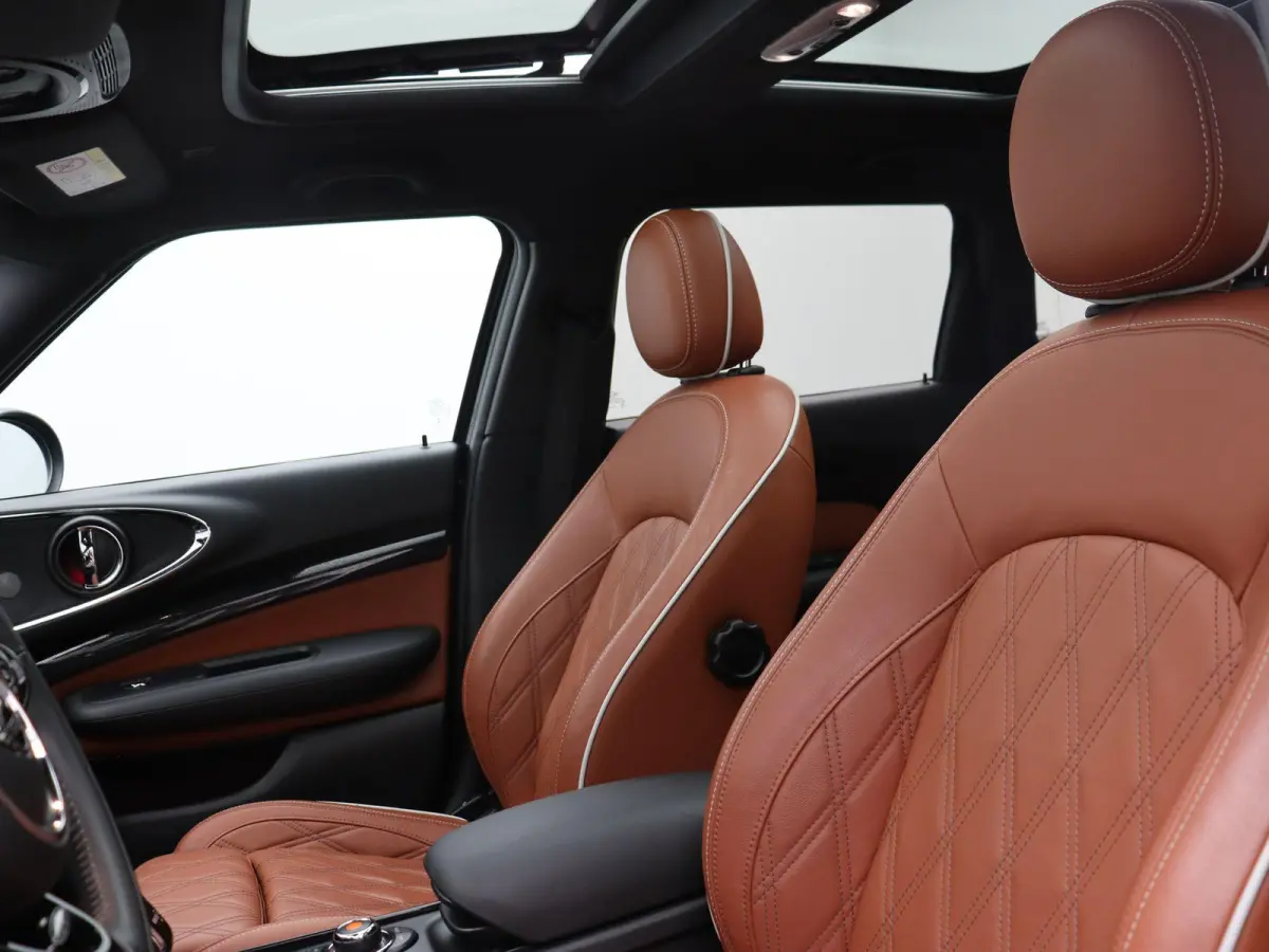 Cooper Richmond Park Edition + Panoramadak + Stoelverwarming + Park Assistant + Harman Kardon + 18''