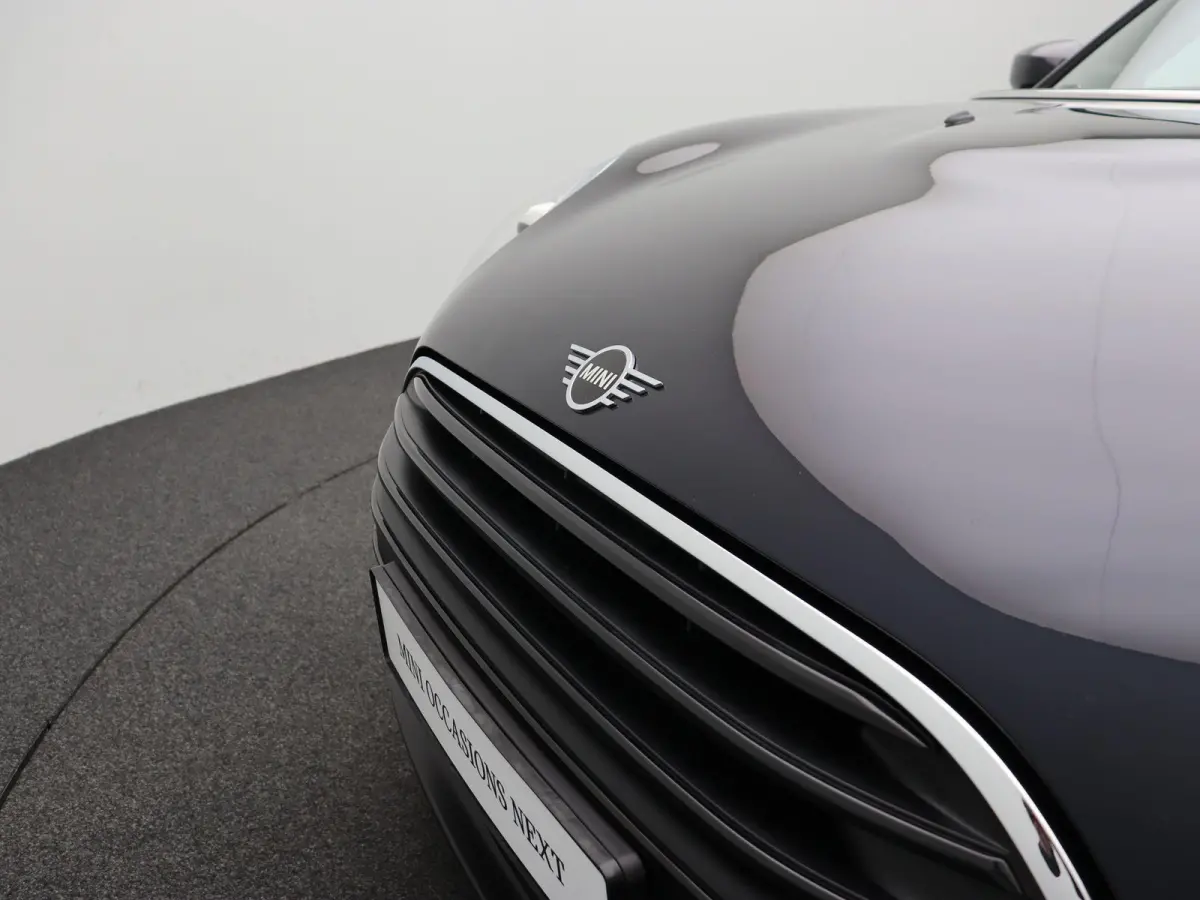 Cooper Richmond Park Edition + Panoramadak + Stoelverwarming + Park Assistant + Harman Kardon + 18''
