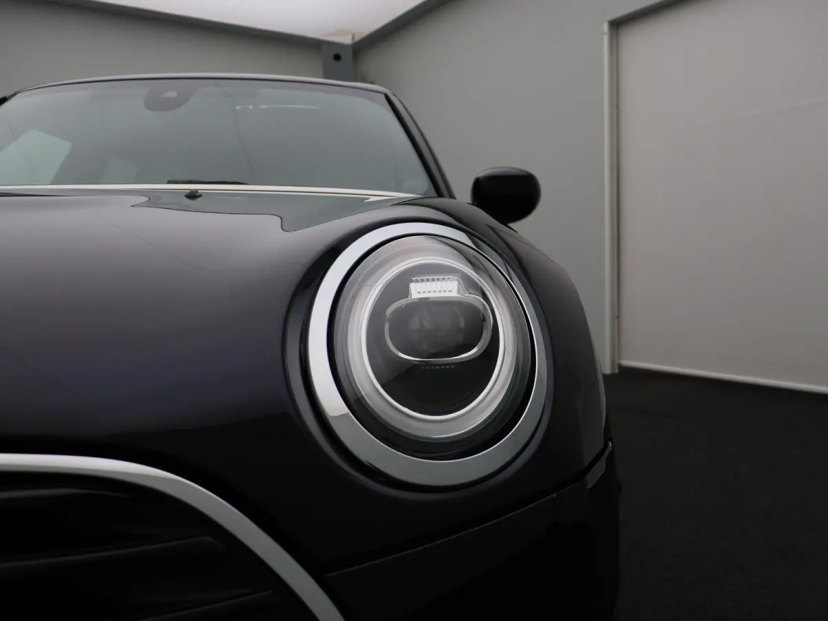 Cooper Richmond Park Edition + Panoramadak + Stoelverwarming + Park Assistant + Harman Kardon + 18''