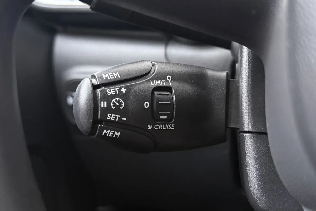 1.2T Business+ Carplay Climate Navi 16'LMV DAB LED Cruise