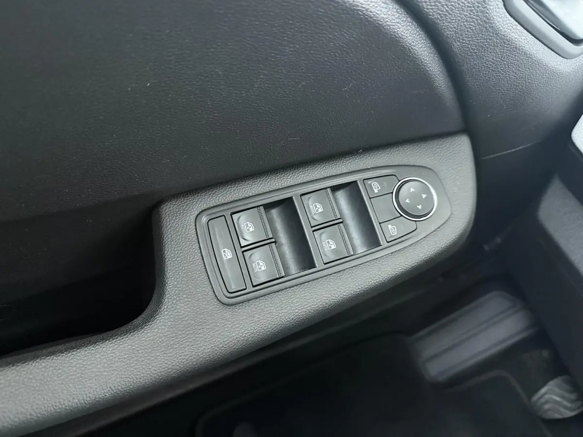 TCe 90 GPF Evolution | Navigatie | Parkeersensoren | Lichtmetalen velgen |