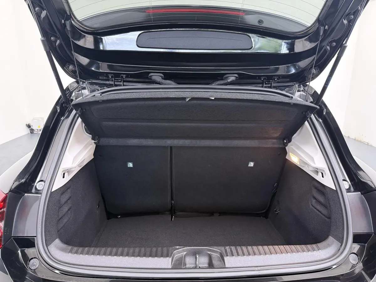 TCe 90 GPF Evolution | Navigatie | Parkeersensoren | Lichtmetalen velgen |