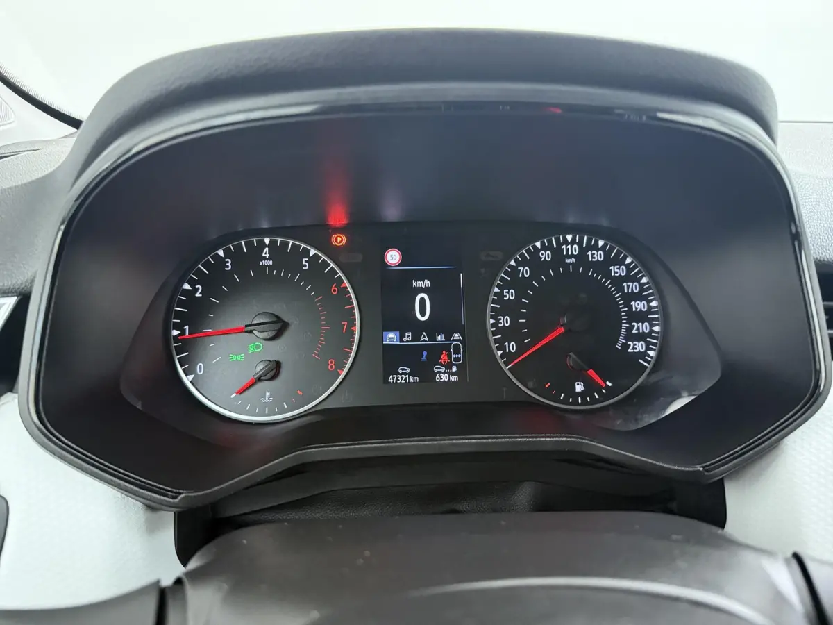 TCe 90 GPF Evolution | Navigatie | Parkeersensoren | Lichtmetalen velgen |