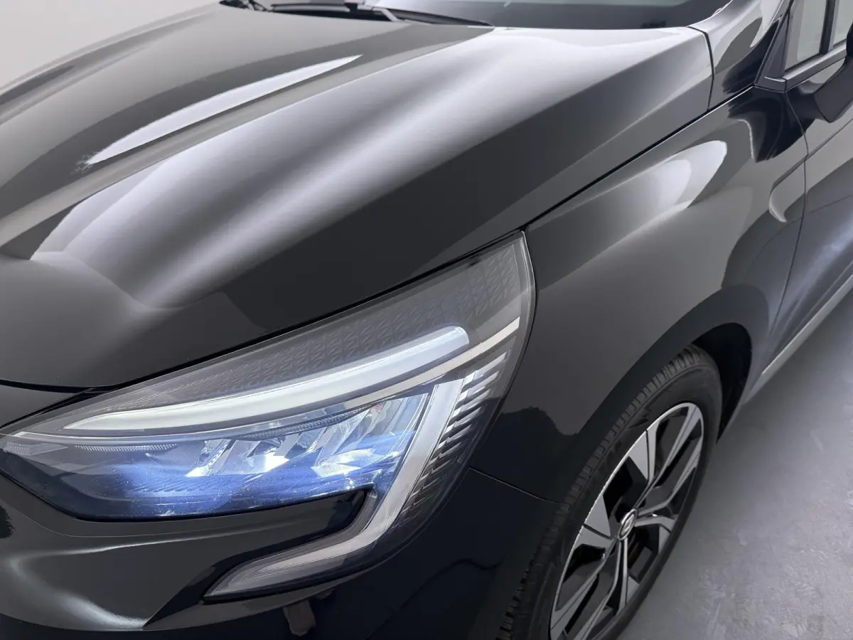TCe 90 GPF Evolution | Navigatie | Parkeersensoren | Lichtmetalen velgen |