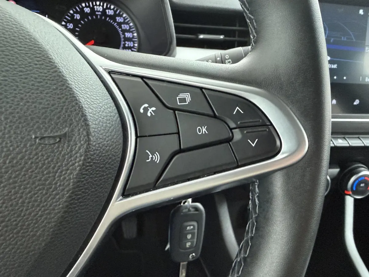 TCe 90 GPF Evolution | Navigatie | Parkeersensoren | Lichtmetalen velgen |