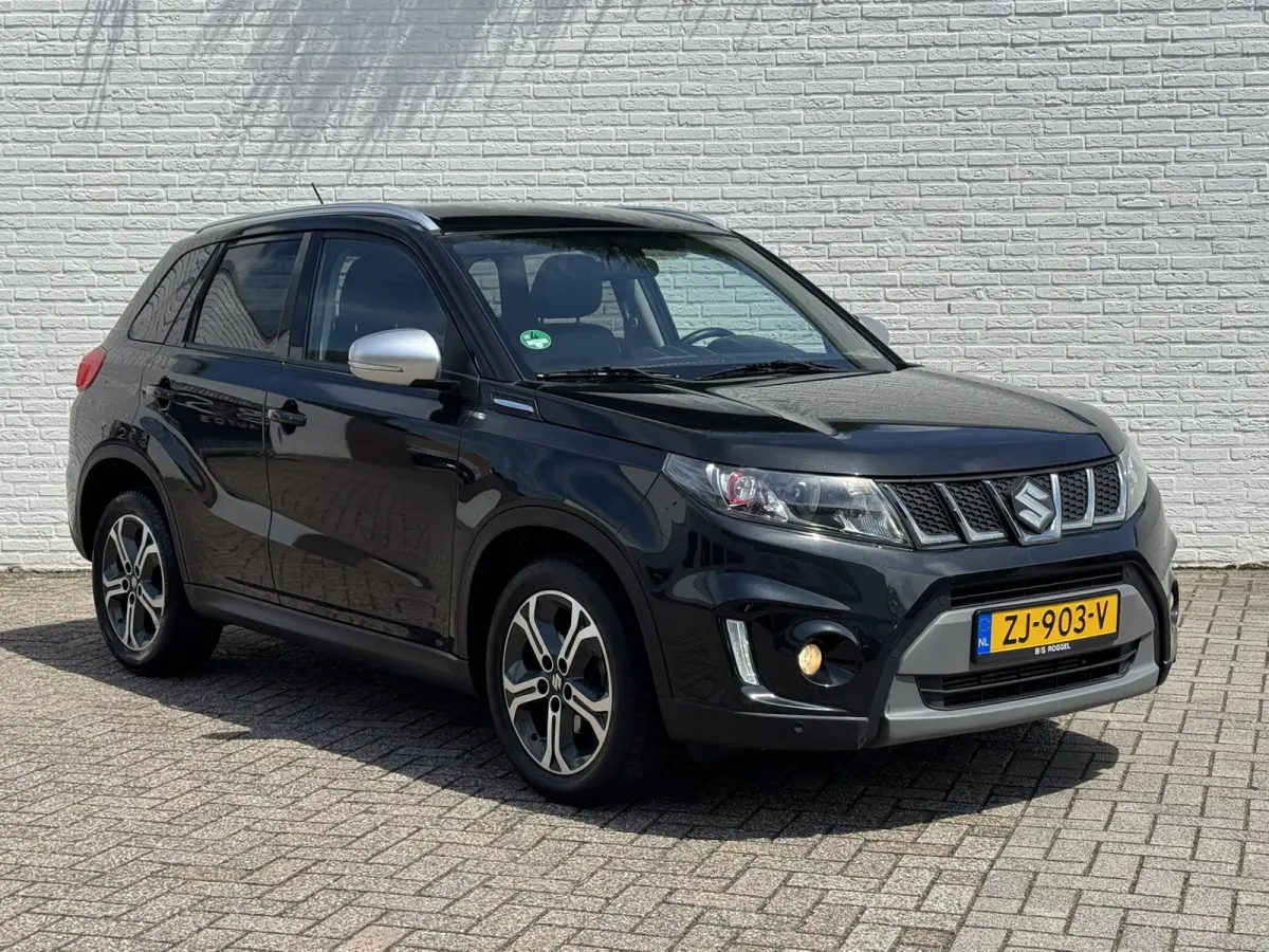 1.4 S Trekhaak Camera Pdc v+a Adaptieve cruise Keyless Navigatie Verwarmde stoelen