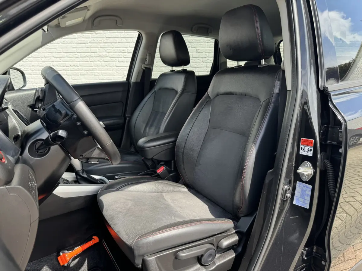 1.4 S Trekhaak Camera Pdc v+a Adaptieve cruise Keyless Navigatie Verwarmde stoelen