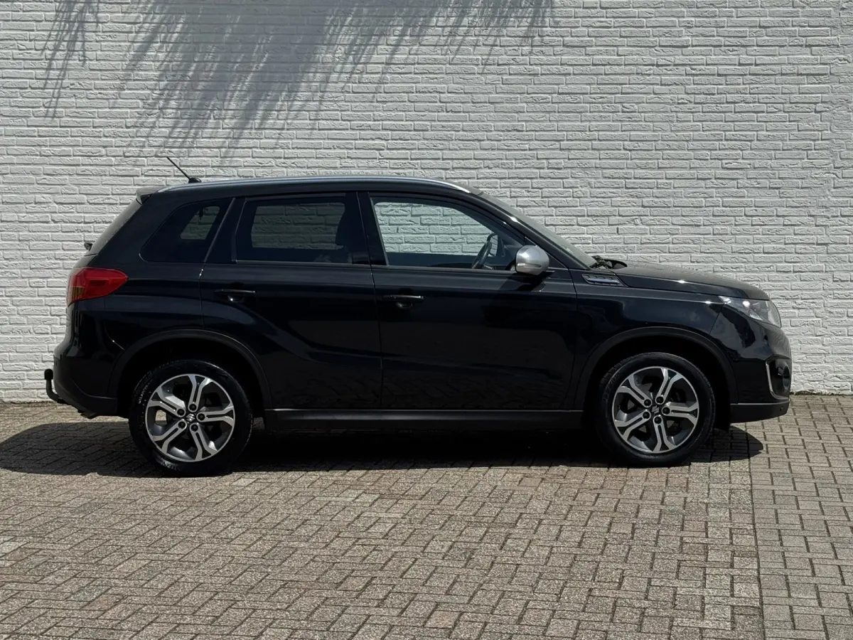 1.4 S Trekhaak Camera Pdc v+a Adaptieve cruise Keyless Navigatie Verwarmde stoelen
