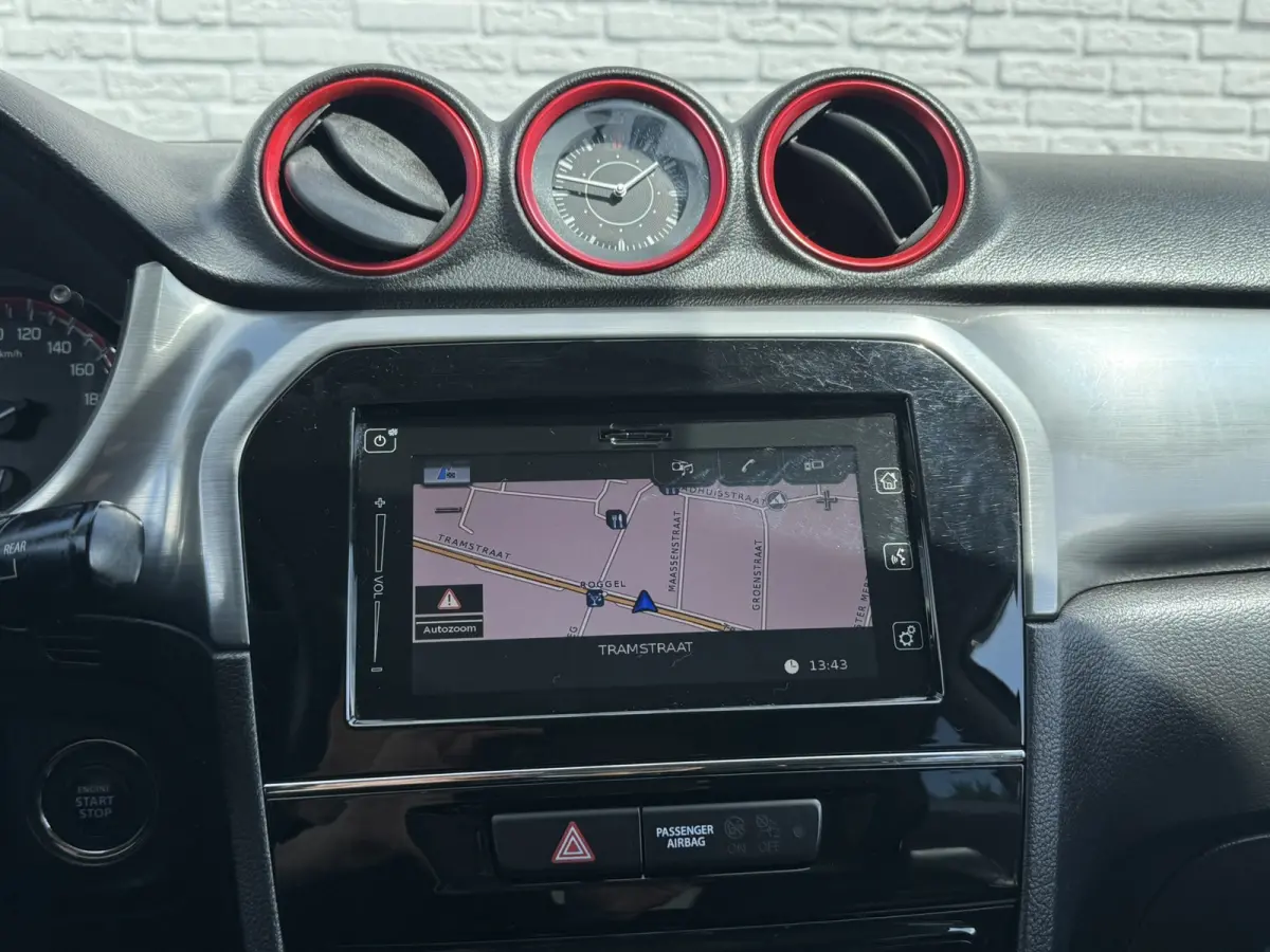 1.4 S Trekhaak Camera Pdc v+a Adaptieve cruise Keyless Navigatie Verwarmde stoelen