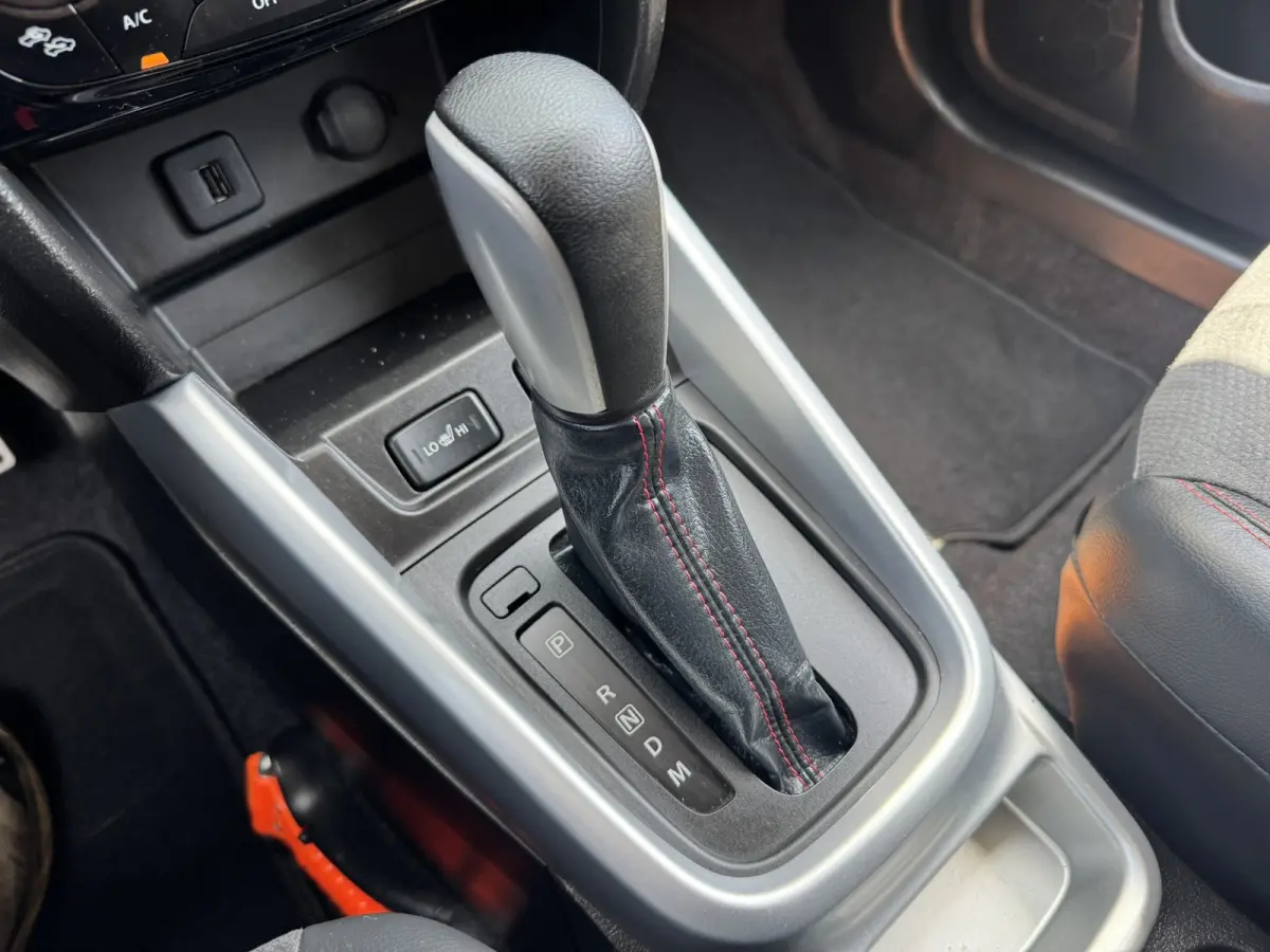 1.4 S Trekhaak Camera Pdc v+a Adaptieve cruise Keyless Navigatie Verwarmde stoelen