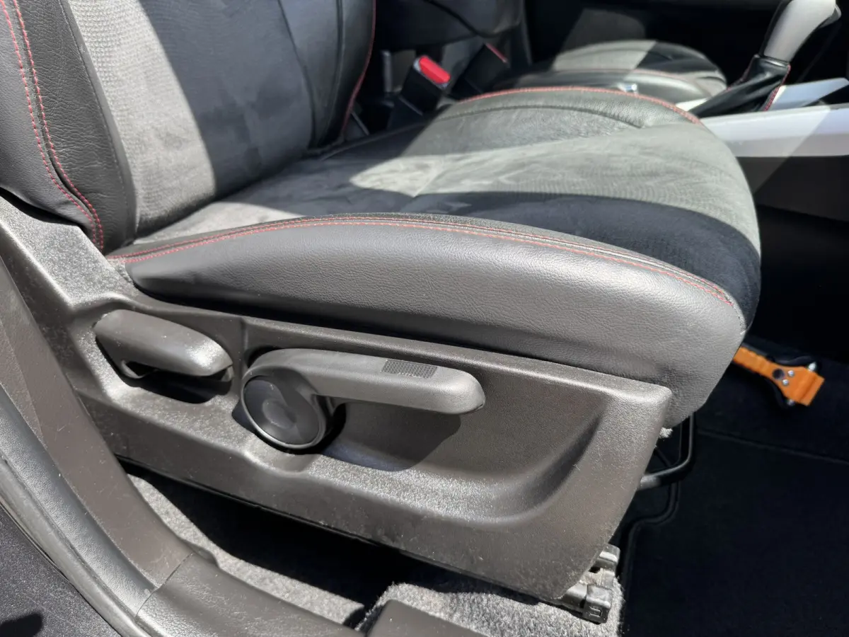 1.4 S Trekhaak Camera Pdc v+a Adaptieve cruise Keyless Navigatie Verwarmde stoelen