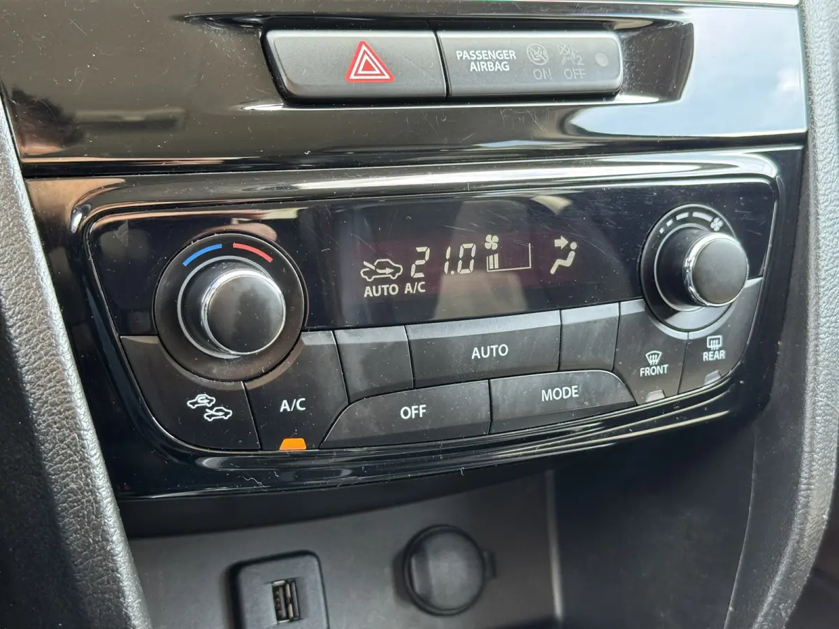 1.4 S Trekhaak Camera Pdc v+a Adaptieve cruise Keyless Navigatie Verwarmde stoelen