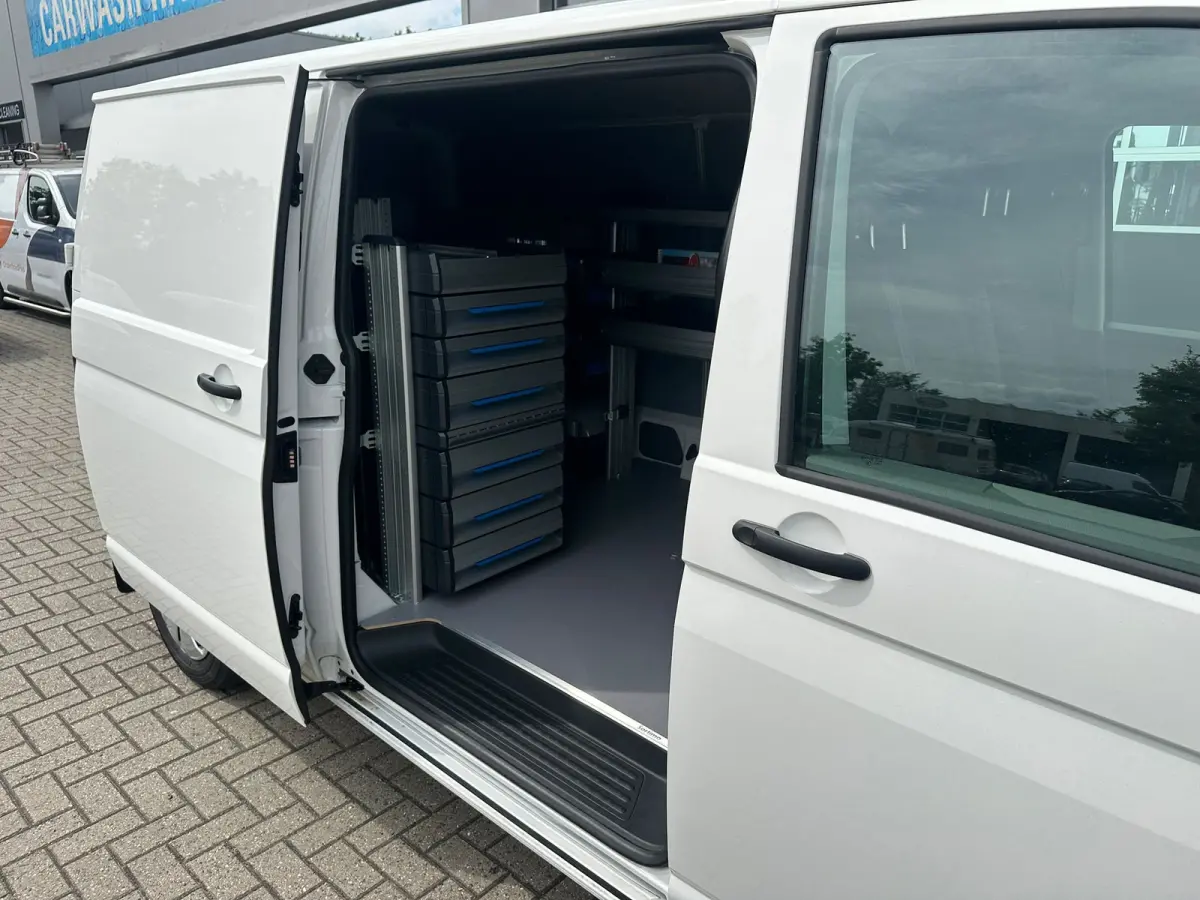 2.0 TDI L2H1 28 > Complete inrichting (Sortimo) en BPM Vrij!/camera/automaat/150pk....