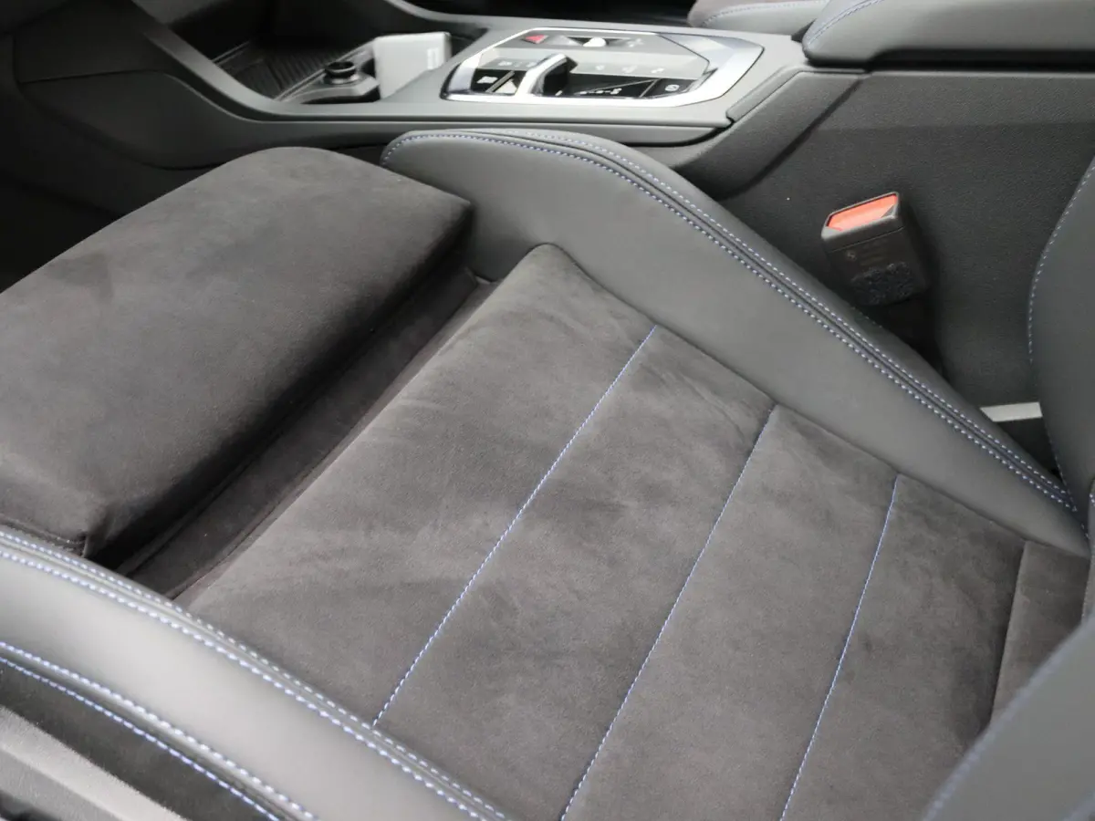 120 M Sportpakket Pro | Premium Pack | M Adaptief Onderstel | Parking Assistant | 18'' | Ekris Selection