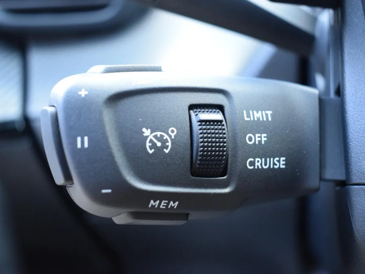 1.2 Hybrid 145 Allure | Tot 8 jaar garantie | NAVI & ACCES PACK | VISION & DRIVE ASSIST PLUS PACK | 8 JAAR PEUGEOT CARE GARANTIE