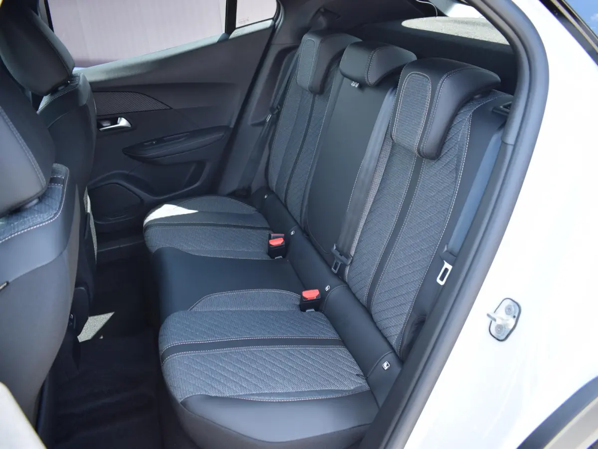1.2 Hybrid 145 Allure | Tot 8 jaar garantie | NAVI & ACCES PACK | VISION & DRIVE ASSIST PLUS PACK | 8 JAAR PEUGEOT CARE GARANTIE
