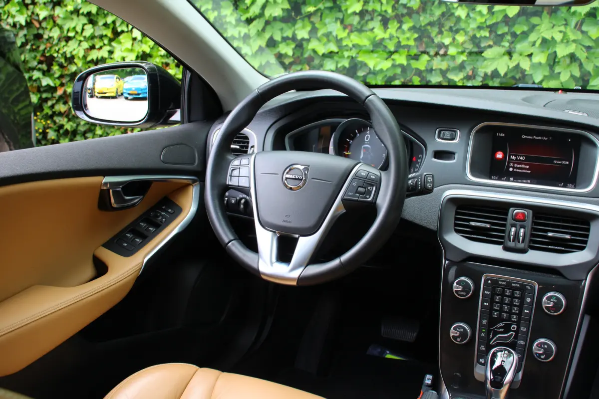 1.5 T3 Polar+ Luxury | NL-AUTO! | DEALER OH! | LEDER | PANODAK | CAMERA | PARK SENS V + A | CRUISE | STOELVERWARMING |