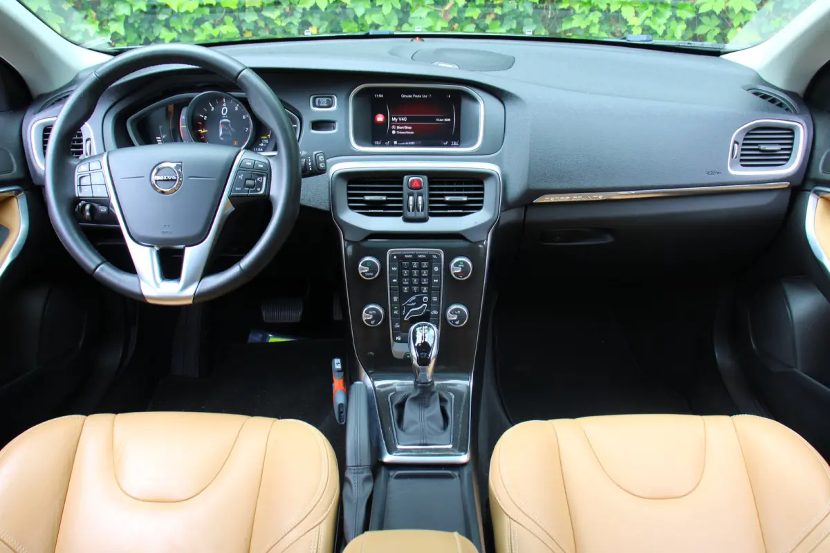 1.5 T3 Polar+ Luxury | NL-AUTO! | DEALER OH! | LEDER | PANODAK | CAMERA | PARK SENS V + A | CRUISE | STOELVERWARMING |