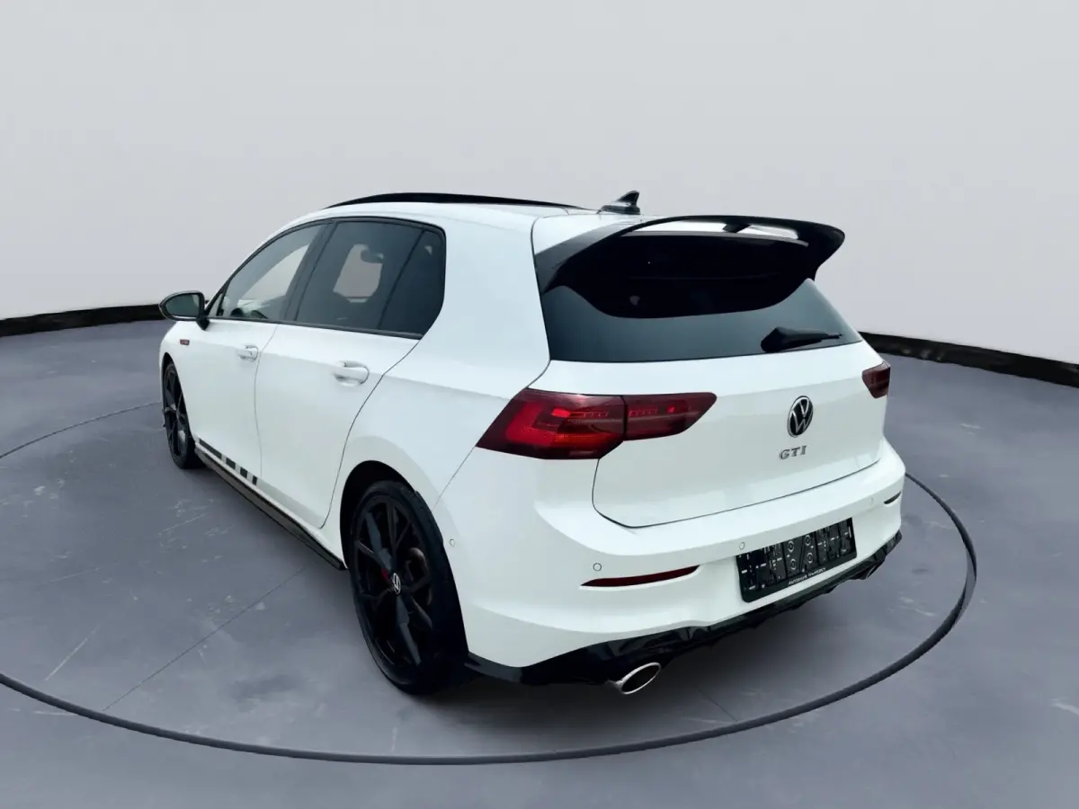 VW Golf GTI Clubsport 2.0 TSI DSG 300 PK Oryx White Full Options