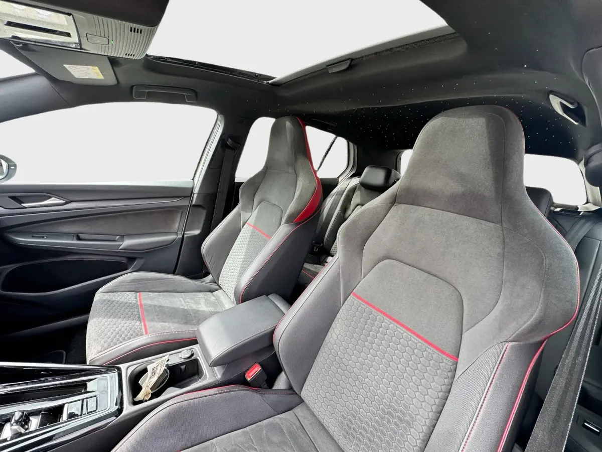 VW Golf GTI Clubsport 2.0 TSI DSG 300 PK Oryx White Full Options