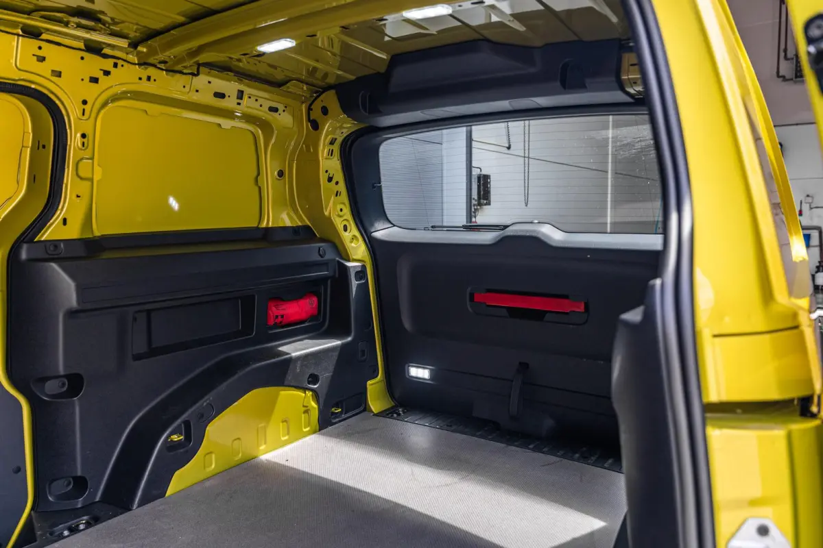 286pk Bulli Edition 79 kWh | 20" Velgen | Sidesteps | Schuifdeur Pakket | Trekhaak