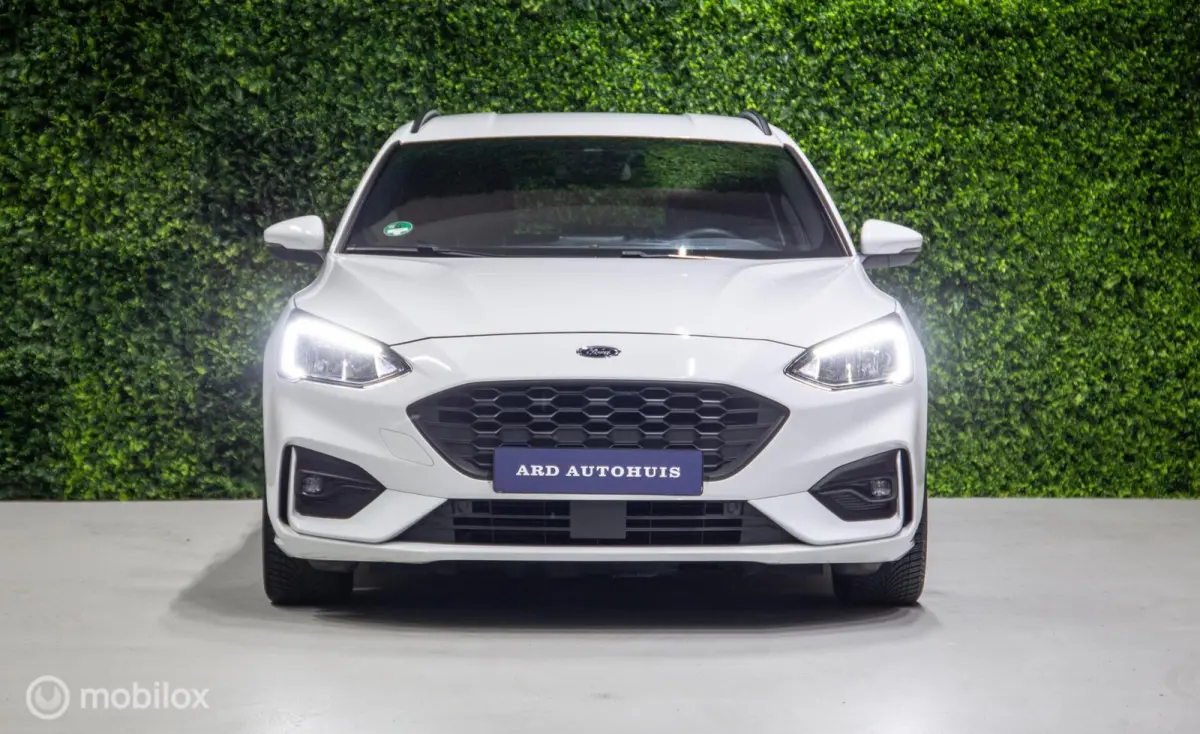 1.5 EcoB ST-Line|Winterpack|PDC|Carplay|